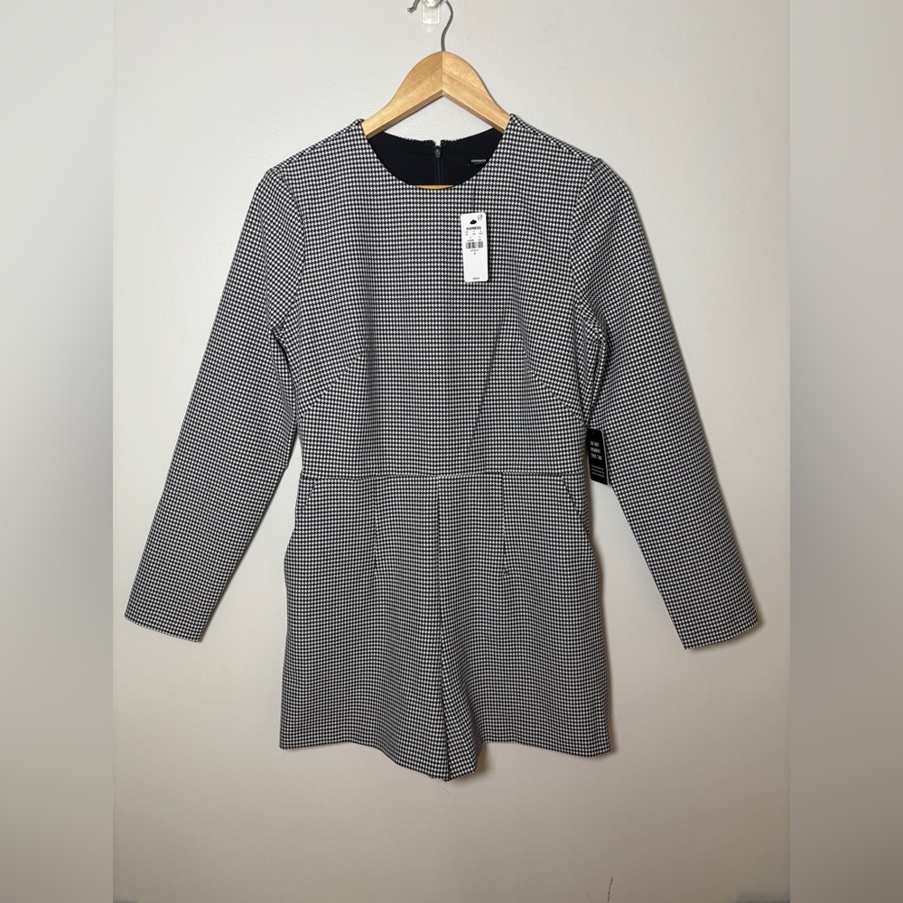 Express Women’s Long Sleeve Crew Neck Crepe Houndstooth Romper Size 6